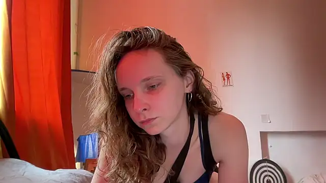 MikkyMoony online show from September 18, 2025, 9:23 am
