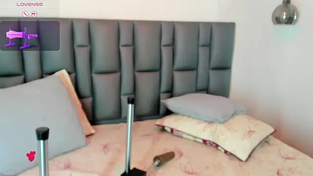 Abbyadams online show from November 20, 2025, 3:07 am