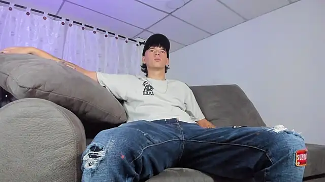 Snapshot of FrannBoy chatting on February 10, 2026, 3:16 am FrannBoy online show from February 10, 2026, 3:16 am