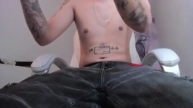 Snapshot of FrannBoy chatting on February 21, 2026, 3:52 am FrannBoy online show from February 21, 2026, 3:52 am