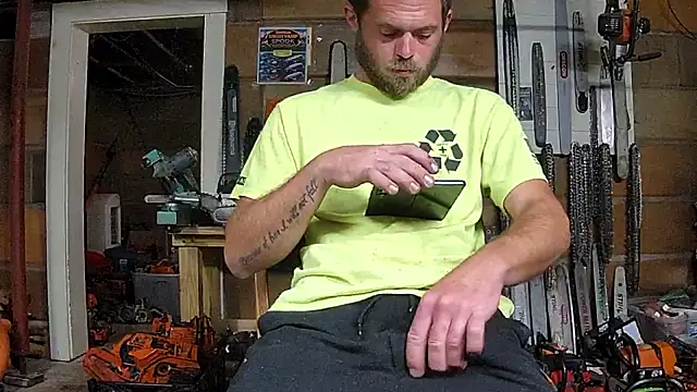 Snapshot of Bigoleslong98765 chatting on October 18, 2025, 5:31 am Bigoleslong98765 online show from October 18, 2025, 5:31 am