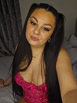 Snapshot of Britishbella chatting on February 16, 2025, 12:52 am Britishbella online show from February 16, 2025, 12:52 am