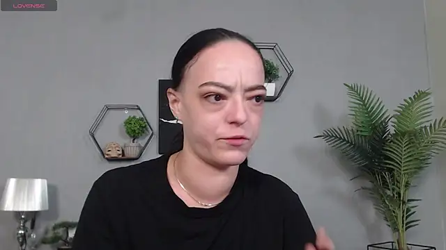 IzabelllNoir online show from March 25, 2026, 8:35 am