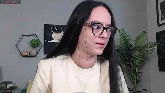 IzabelllNoir online show from March 26, 2026, 8:01 am