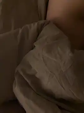 Snapshot of CoupleHot_X chatting on February 18, 2026, 9:33 pm CoupleHot X online show from February 18, 2026, 9:33 pm