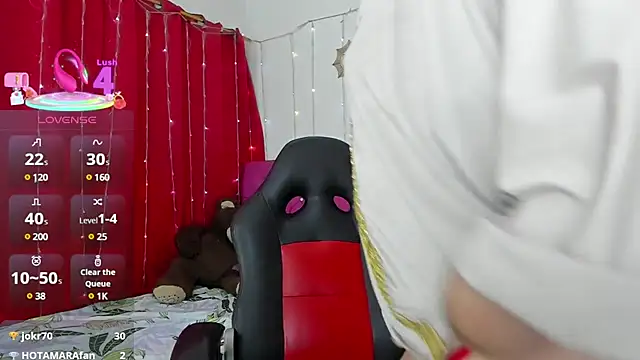 Snapshot of AishaAmin_ chatting on March 10, 2025, 12:17 pm AishaAmin  online show from March 10, 2025, 12:17 pm