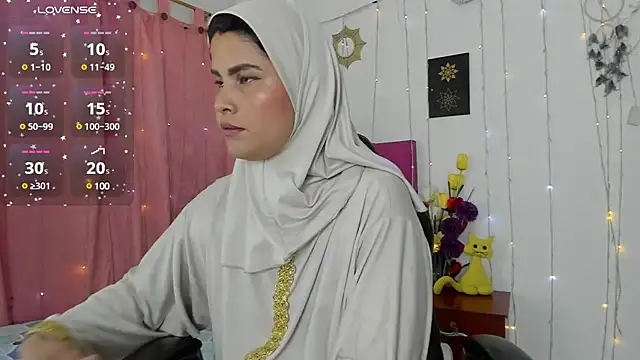 Snapshot of AishaAmin_ chatting on March 3, 2025, 12:17 pm AishaAmin  online show from March 3, 2025, 12:17 pm