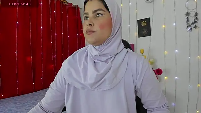 Snapshot of AishaAmin_ chatting on March 20, 2025, 12:11 pm AishaAmin  online show from March 20, 2025, 12:11 pm