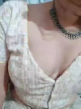 Brown Maxi online show from January 15, 2025, 3:39 pm