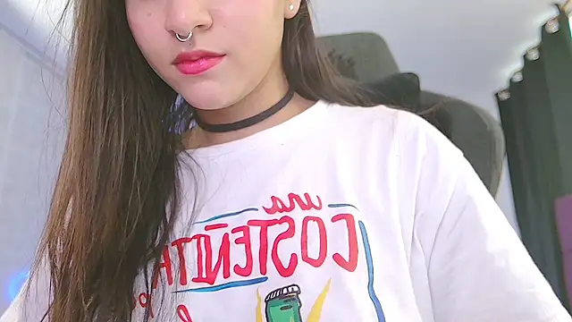 Snapshot of Lucy_Fer5 chatting on February 17, 2026, 7:22 pm Lucy Fer5 online show from February 17, 2026, 7:22 pm