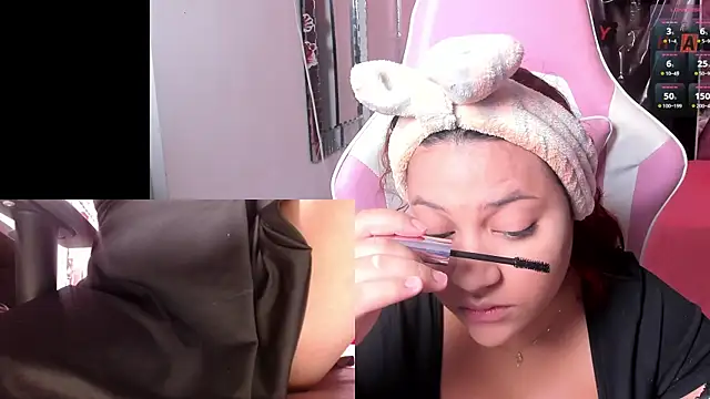 PetiteSophie  online show from October 24, 2025, 1:32 pm