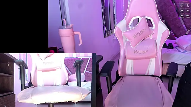 PetiteSophie  online show from October 18, 2025, 1:02 pm