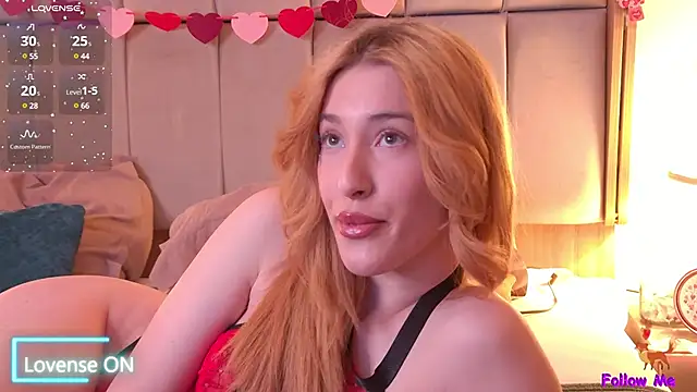 SerenaBennet online show from February 11, 2025, 6:33 pm