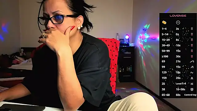 YourDreamLoverr online show from September 26, 2025, 11:33 pm