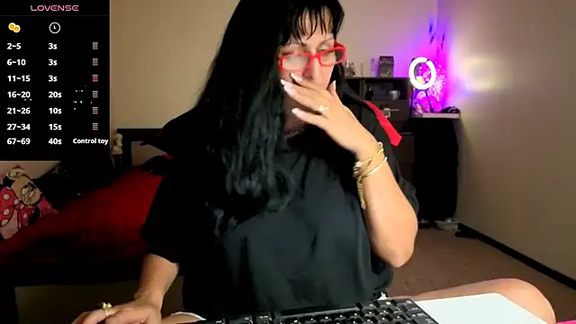 YourDreamLoverr online show from November 20, 2025, 12:33 am