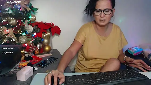 YourDreamLoverr online show from December 16, 2024, 11:50 pm