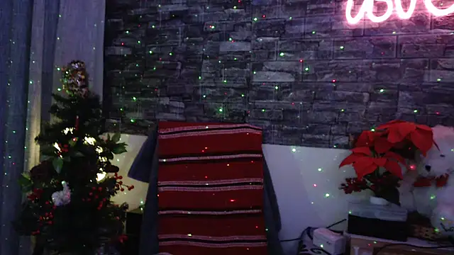 YourDreamLoverr online show from December 9, 2024, 3:40 am