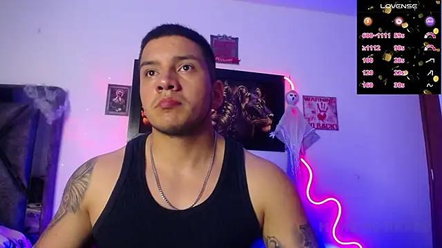 Snapshot of Marc__Waatson chatting on October 3, 2025, 11:17 pm Marc Waatson online show from October 3, 2025, 11:17 pm