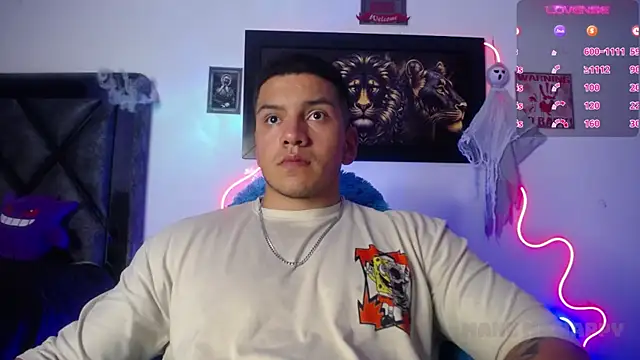 Snapshot of Marc__Waatson chatting on October 14, 2025, 11:47 pm Marc Waatson online show from October 14, 2025, 11:47 pm