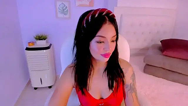 Snapshot of Sara_LipsX chatting on February 8, 2025, 6:54 am Sara LipsX online show from February 8, 2025, 6:54 am