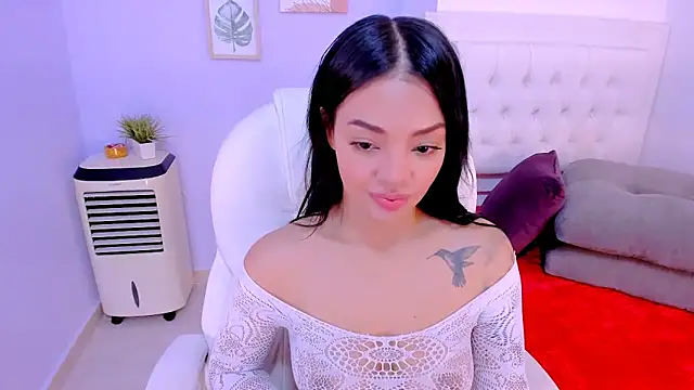 Snapshot of Sara_LipsX chatting on February 19, 2025, 10:01 am Sara LipsX online show from February 19, 2025, 10:01 am