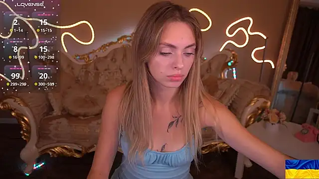 Snapshot of ChloeBrightt chatting on October 2, 2025, 8:01 pm ChloeBrightt online show from October 2, 2025, 8:01 pm