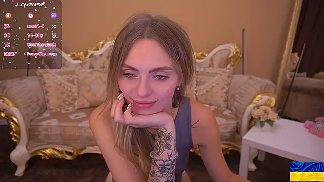 Snapshot of ChloeBrightt chatting on September 19, 2025, 8:02 pm ChloeBrightt online show from September 19, 2025, 8:02 pm