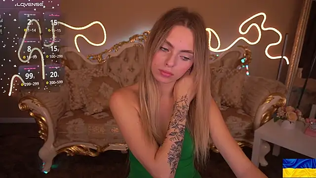 Snapshot of ChloeBrightt chatting on October 9, 2025, 7:58 pm ChloeBrightt online show from October 9, 2025, 7:58 pm