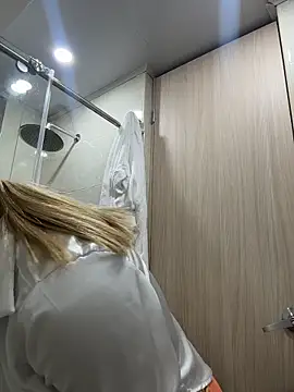 AtheneaRossi online show from March 26, 2026, 9:18 am