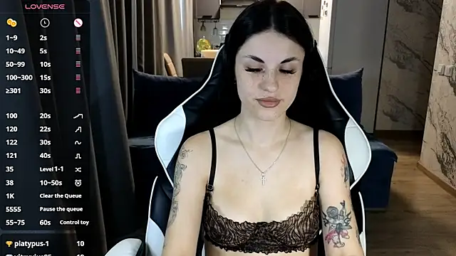 Mary   Moore online show from October 11, 2025, 11:22 am