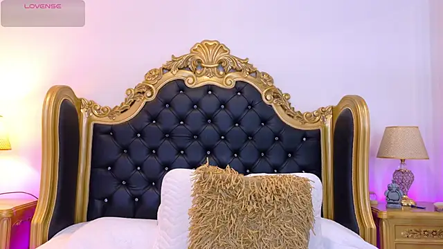 AdelinaVans online show from April 14, 2026, 11:26 am