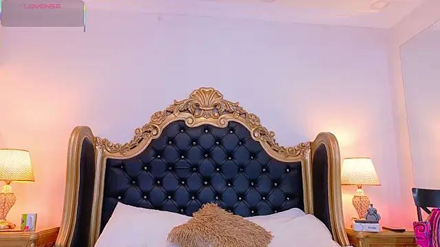 Snapshot of AdelinaVans chatting on November 15, 2025, 11:03 am AdelinaVans online show from November 15, 2025, 11:03 am