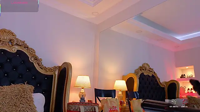 AdelinaVans online show from March 11, 2026, 11:04 am