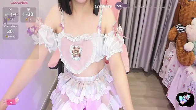 Snapshot of Yuka_Chan chatting on October 17, 2025, 12:40 pm Yuka Chan online show from October 17, 2025, 12:40 pm