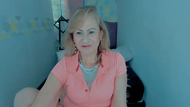 ScarletHoot  online show from December 26, 2024, 12:05 pm