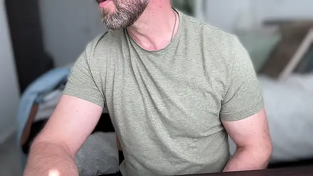 Snapshot of Mr_Beef chatting on May 17, 2026, 11:10 am Mr Beef online show from May 17, 2026, 11:10 am