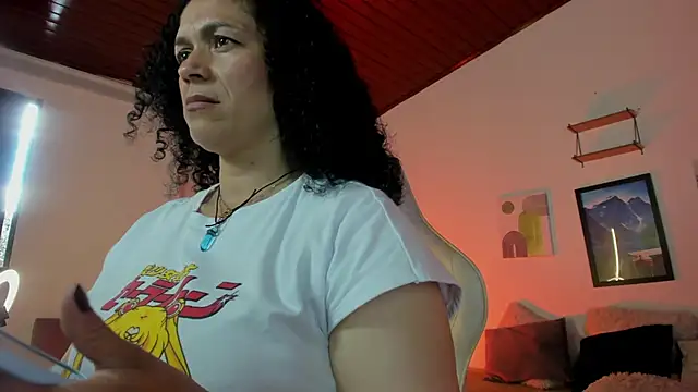 Snapshot of Aliciia_cute1 chatting on October 4, 2025, 9:38 pm Aliciia cute1 online show from October 4, 2025, 9:38 pm