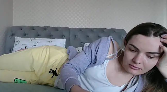  JustmeHere  online show from February 13, 2025, 12:43 pm