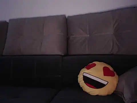  JustmeHere  online show from September 19, 2025, 2:04 am