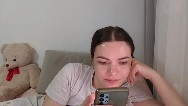  JustmeHere  online show from December 14, 2025, 9:59 am