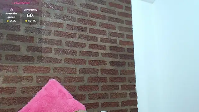 MeganColins1 online show from September 29, 2025, 9:20 pm