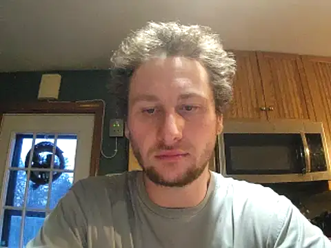 Snapshot of Seymour93 chatting on February 5, 2025, 10:11 pm Seymour93 online show from February 5, 2025, 10:11 pm