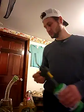 Snapshot of Seymour93 chatting on January 7, 2025, 11:48 am Seymour93 online show from January 7, 2025, 11:48 am