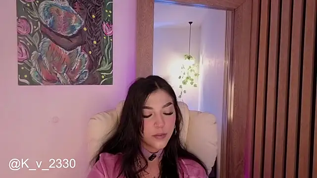 sofiesoft online show from June 15, 2026, 2:23 am