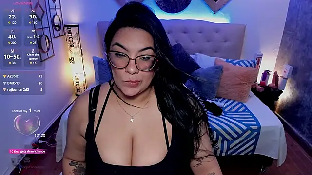 Daring  natasha  online show from September 12, 2025, 3:39 am