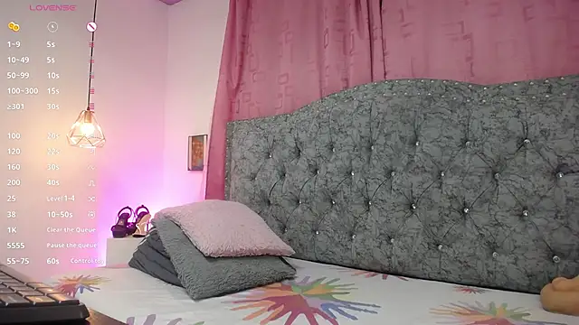 Snapshot of Uzziah_Sabag chatting on September 20, 2025, 1:10 am Uzziah Sabag online show from September 20, 2025, 1:10 am