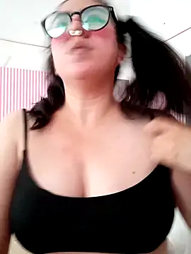 Snapshot of Celestte22 chatting on June 13, 2026, 10:29 pm Celestte22 online show from June 13, 2026, 10:29 pm