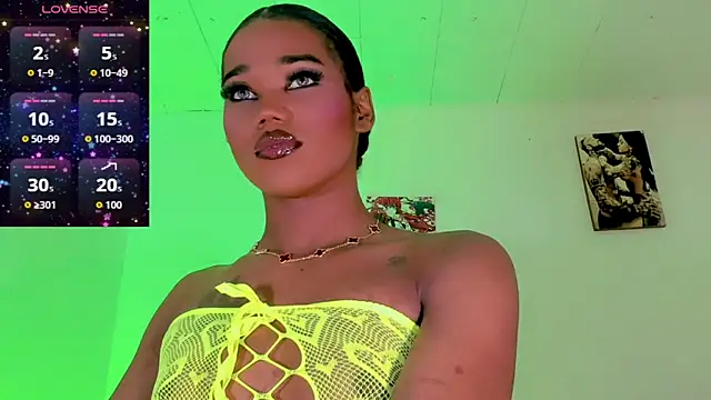 Snapshot of naomy__xx chatting on October 22, 2025, 3:06 am naomy  xx online show from October 22, 2025, 3:06 am