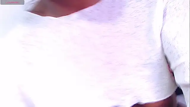 ItsVenuss online show from April 17, 2026, 6:00 pm