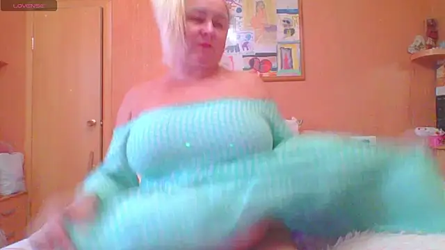 mira robinsonnn online show from October 4, 2025, 3:41 am